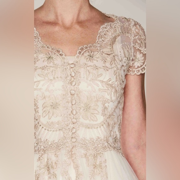 Vintage Style Artisan Wedding Dress - Picture 2 of 10